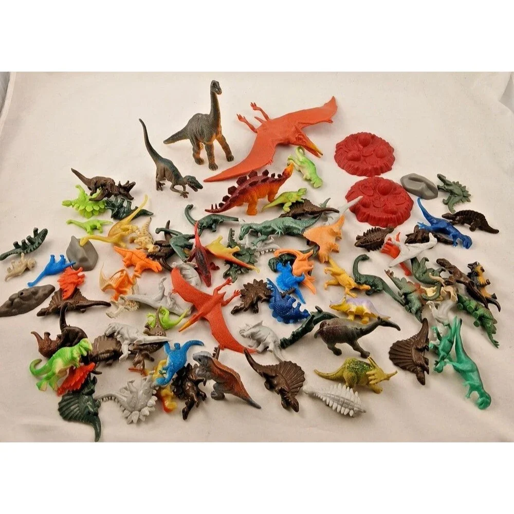 80+ LOT Vintage 1990’s Plastic and Rubber Toy Dinosaurs Dinosaur HUGE